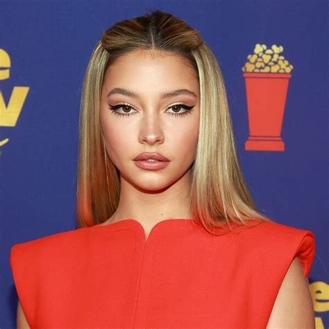 Madelyn Cline Bio, Net Worth, Ethnicity, Dating,。